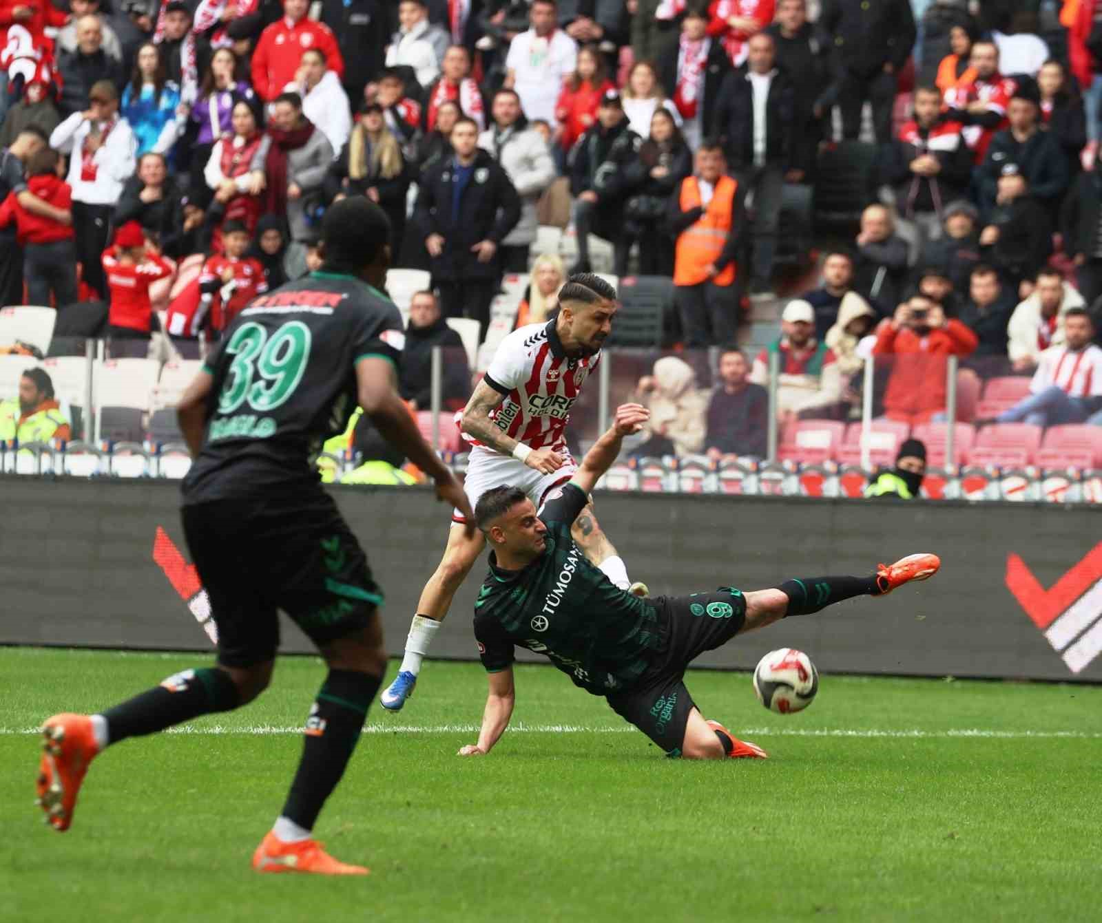 Trendyol Süper Lig: Samsunspor: 2 - Konyaspor: 2 (Maç sonucu)
Trendyol Süper Lig: Samsunspor: 2 - Konyaspor: 2 (Maç sonucu)