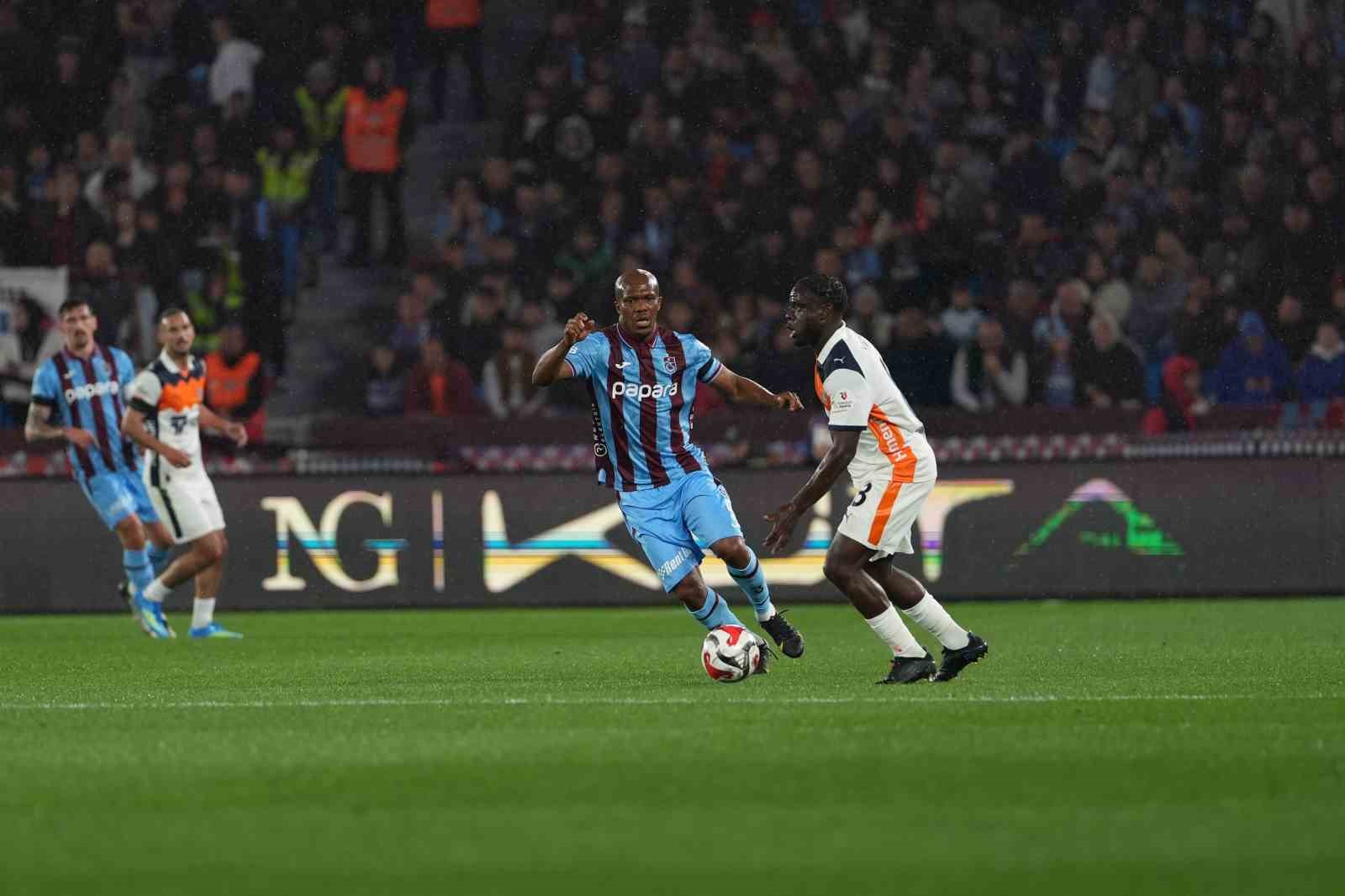 Trendyol Süper Lig: Trabzonspor: 0 - RAMS Başakşehir: 0 (İlk yarı)
