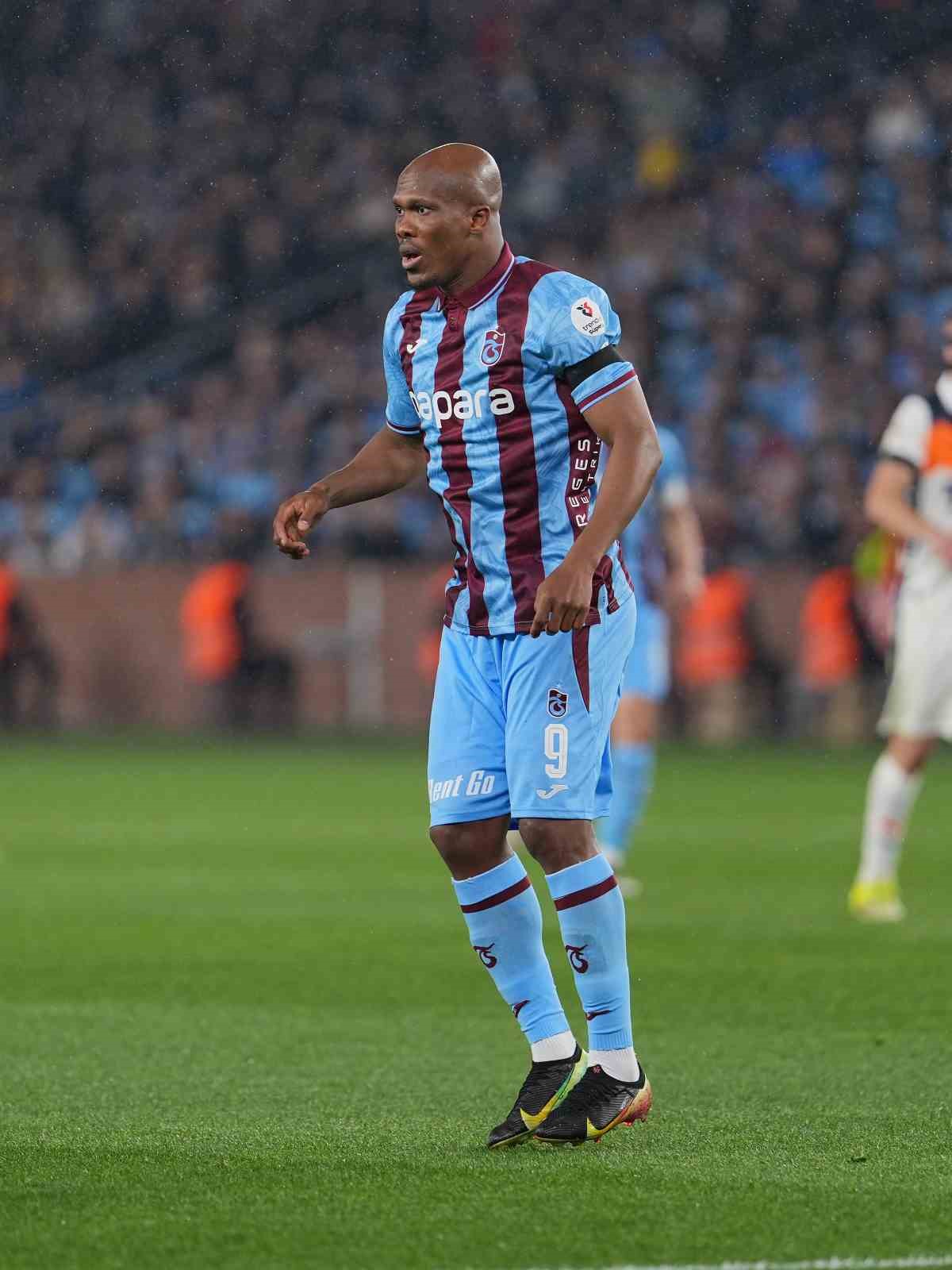 Trendyol Süper Lig: Trabzonspor: 0 - RAMS Başakşehir: 0 (İlk yarı)
