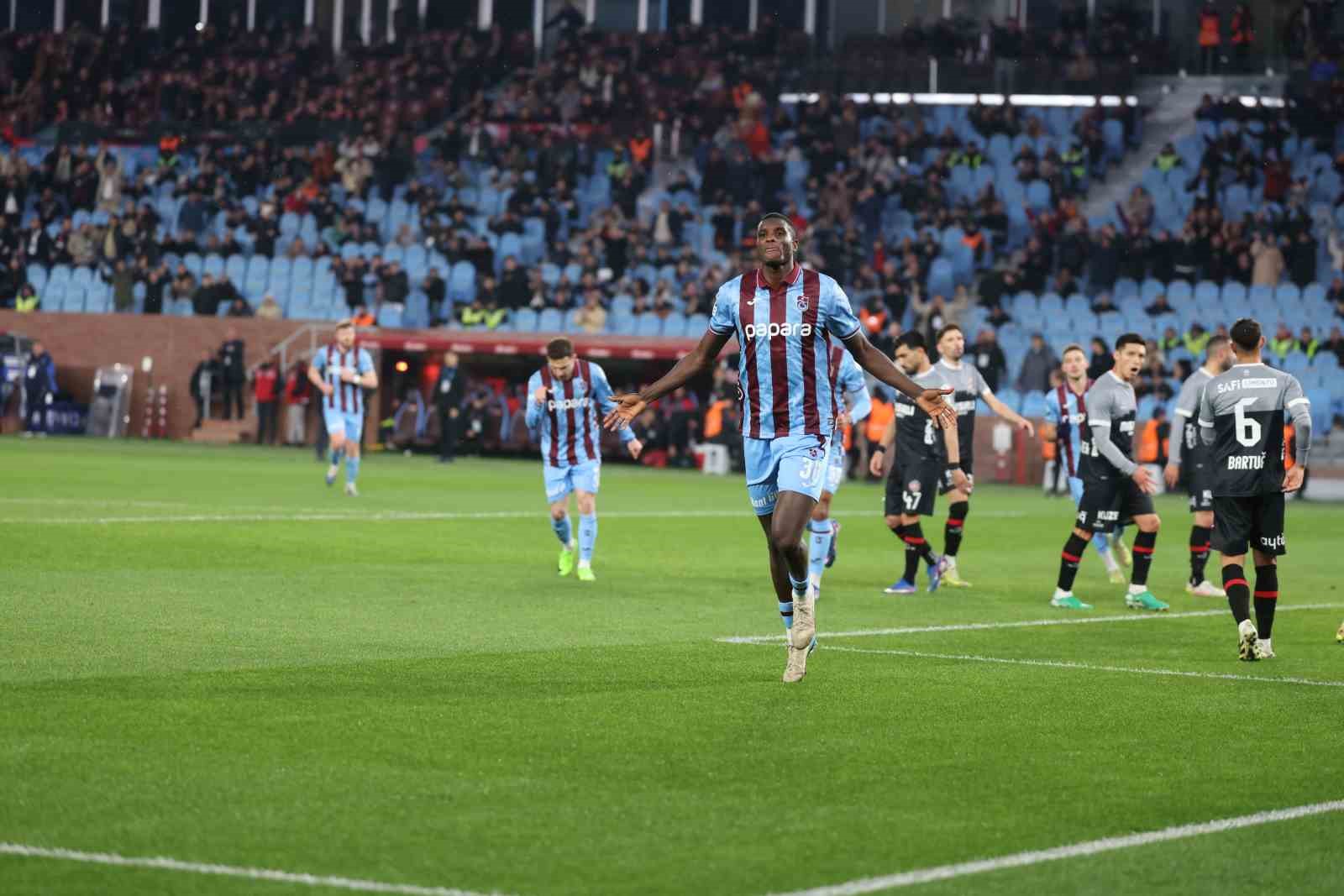 Trendyol Süper Lig: Trabzonspor: 1 - Fatih Karagümrük: 1 (İlk yarı)
