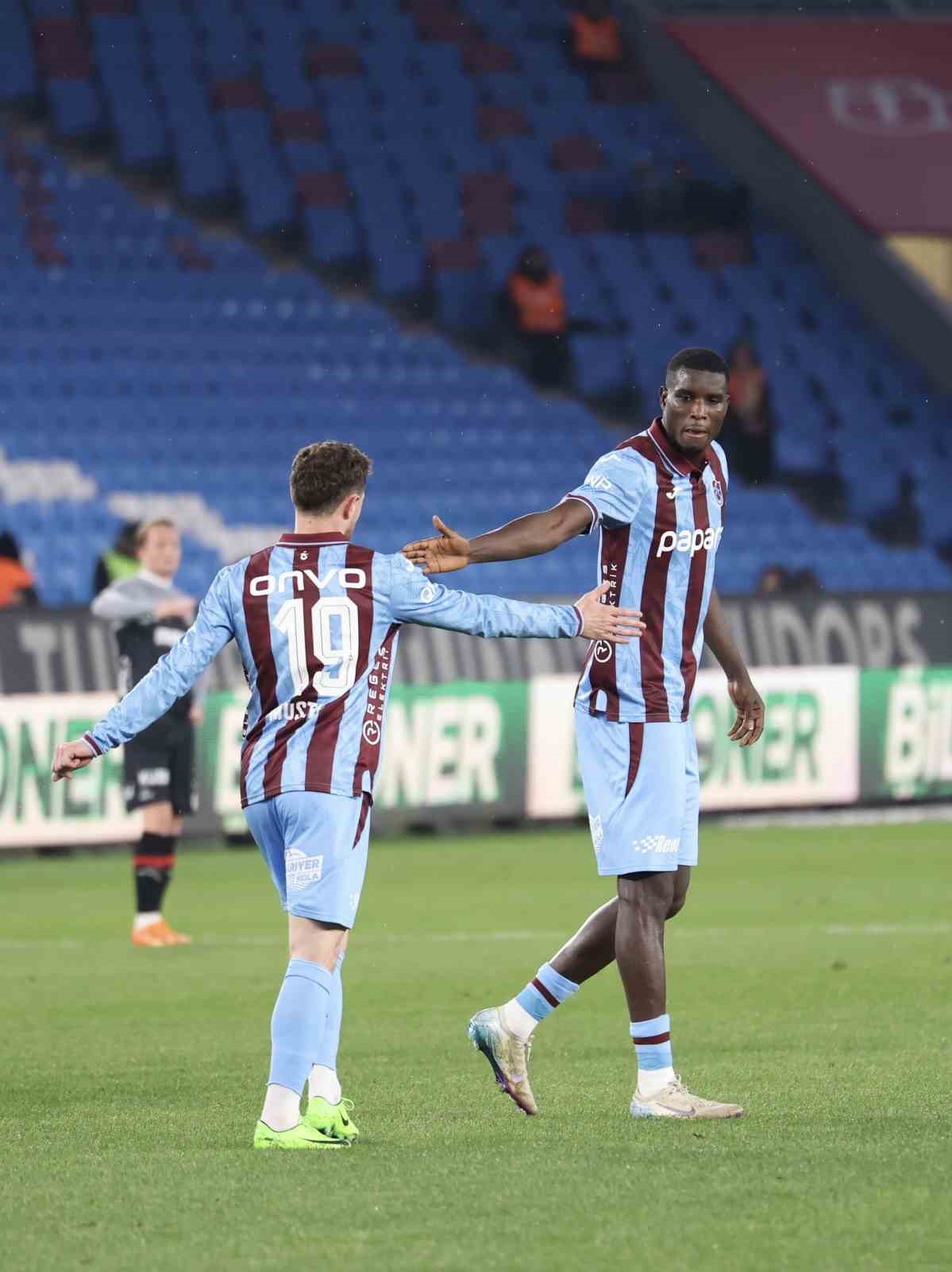 Trendyol Süper Lig: Trabzonspor: 1 - Fatih Karagümrük: 1 (İlk yarı)
