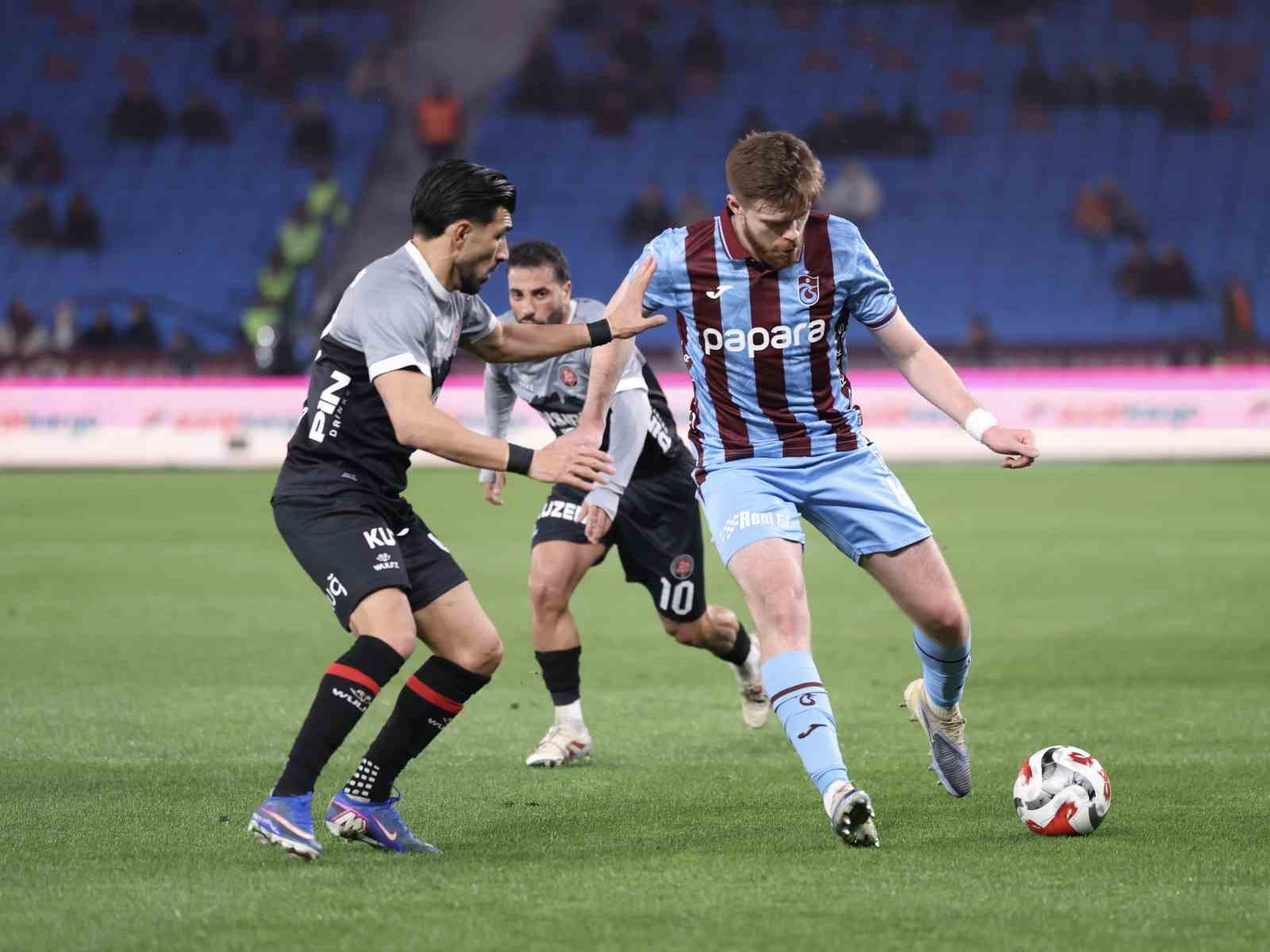 Trendyol Süper Lig: Trabzonspor: 1 - Fatih Karagümrük: 1 (İlk yarı)
