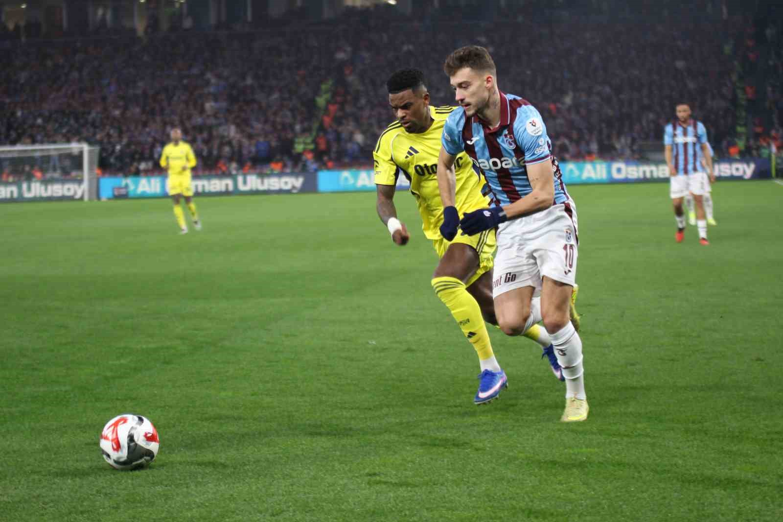 Trendyol Süper Lig: Trabzonspor: 1 - Fenerbahçe: 1 (Maç devam ediyor)
