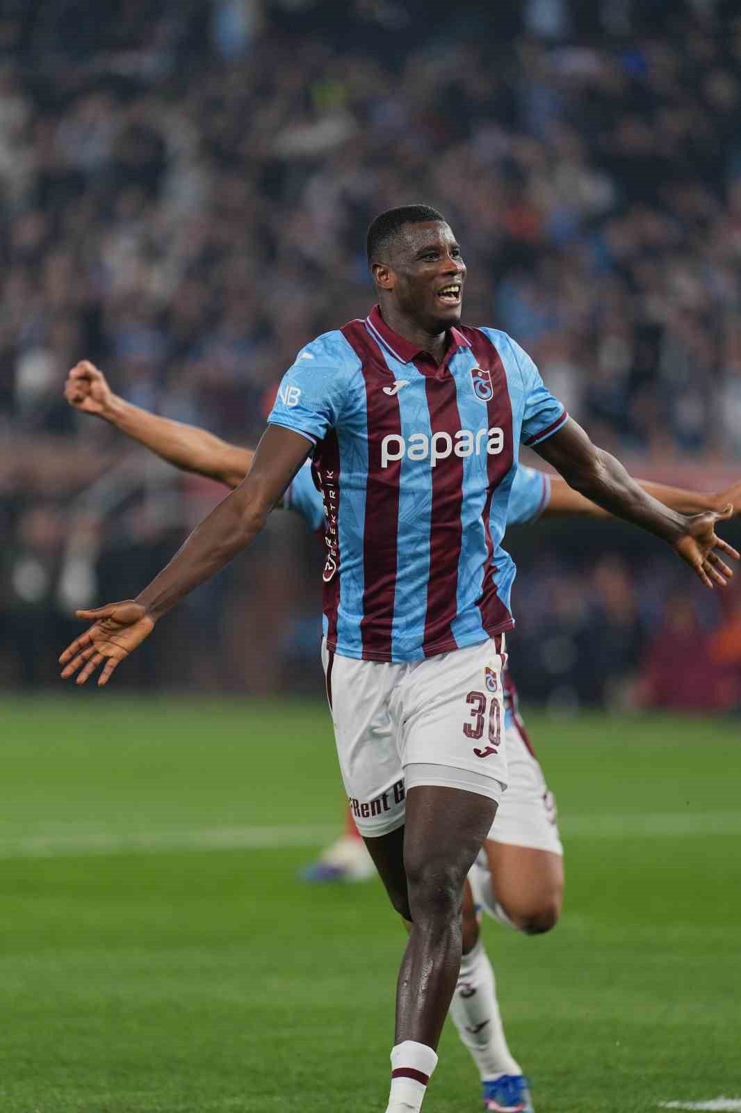 Trendyol Süper Lig: Trabzonspor: 1 - Galatasaray: 0 (İlk yarı)
Trendyol Süper Lig: Trabzonspor: 1 - Galatasaray: 0 (İlk yarı)