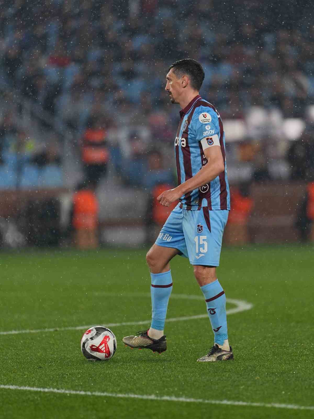 Trendyol Süper Lig: Trabzonspor: 1 - RAMS Başakşehir: 1 (Maç sonucu)
