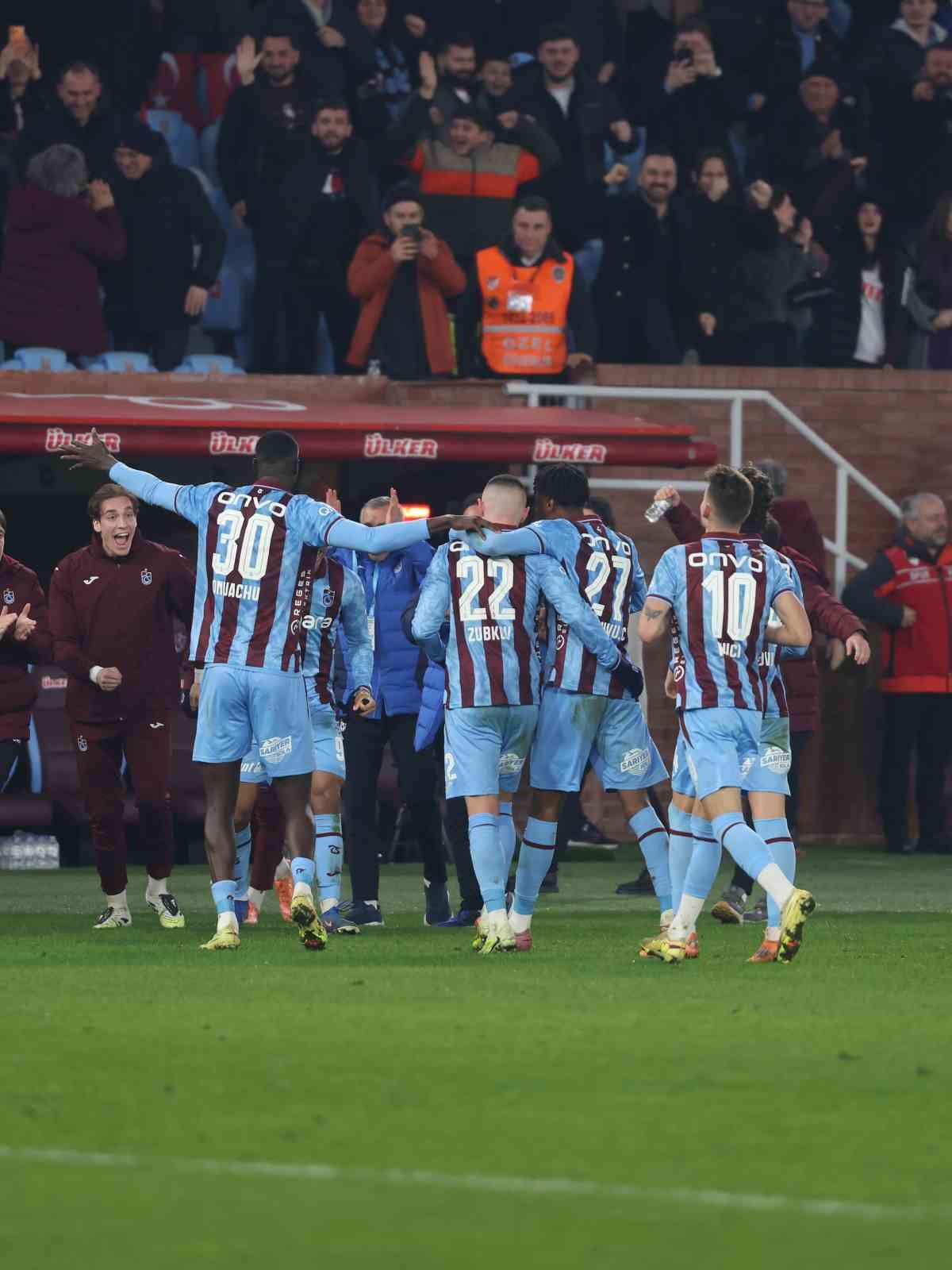 Trendyol Süper Lig: Trabzonspor: 2 - Kasımpaşa: 1 (Maç sonucu)
Trendyol Süper Lig: Trabzonspor: 2 - Kasımpaşa: 1 (Maç sonucu)