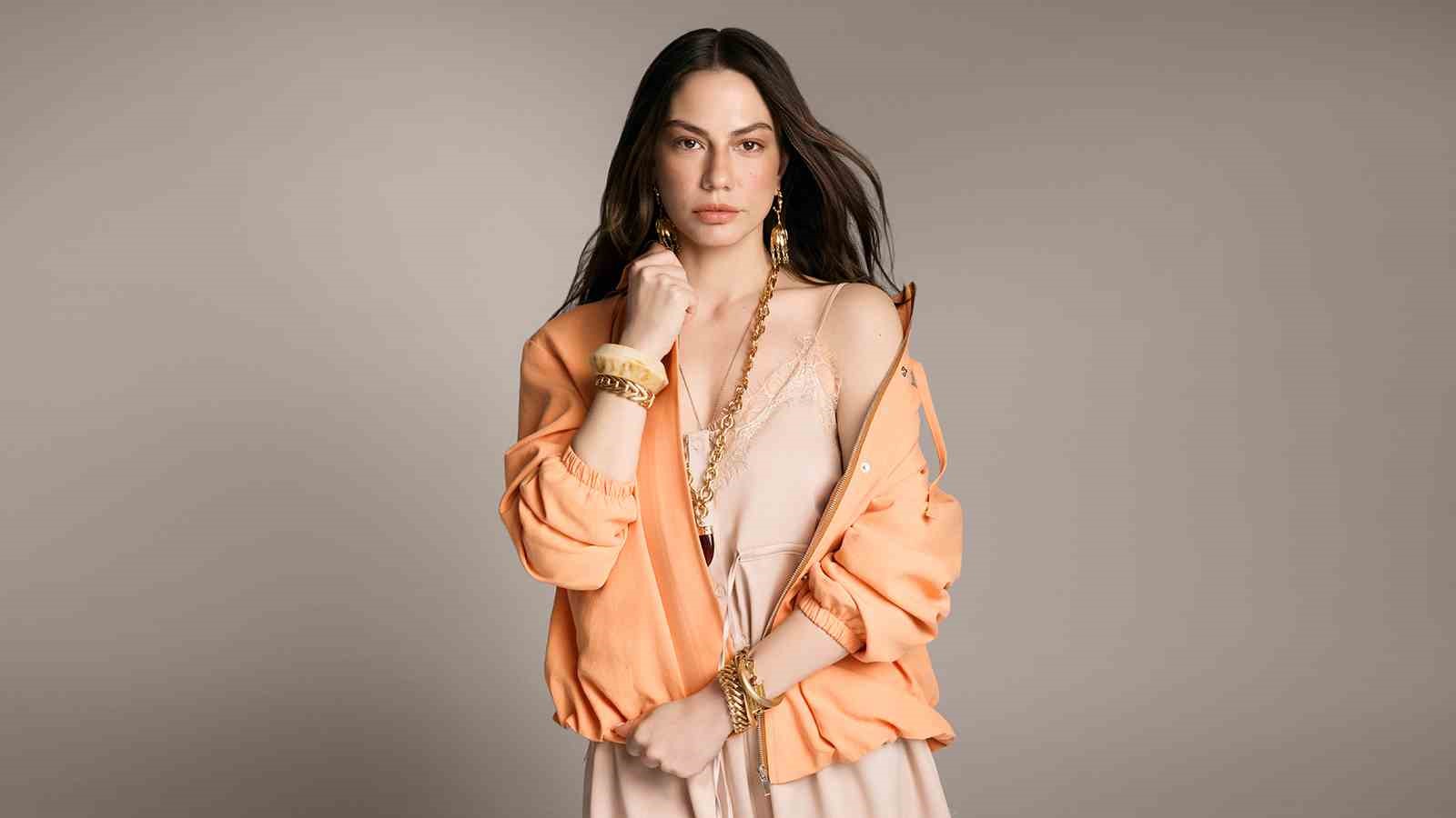 Trendyolmilla’nın yeni marka yüzü Demet Özdemir oldu
