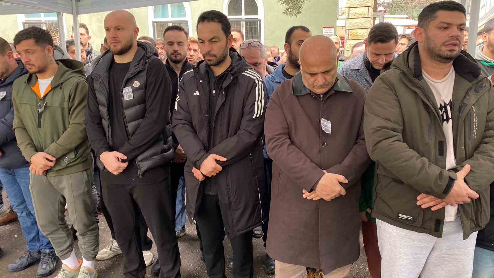 Tribünden düşerek ölen taraftarın babasından yürek yakan feryat
