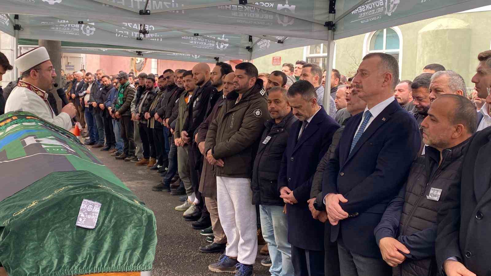 Tribünden düşerek ölen taraftarın babasından yürek yakan feryat
