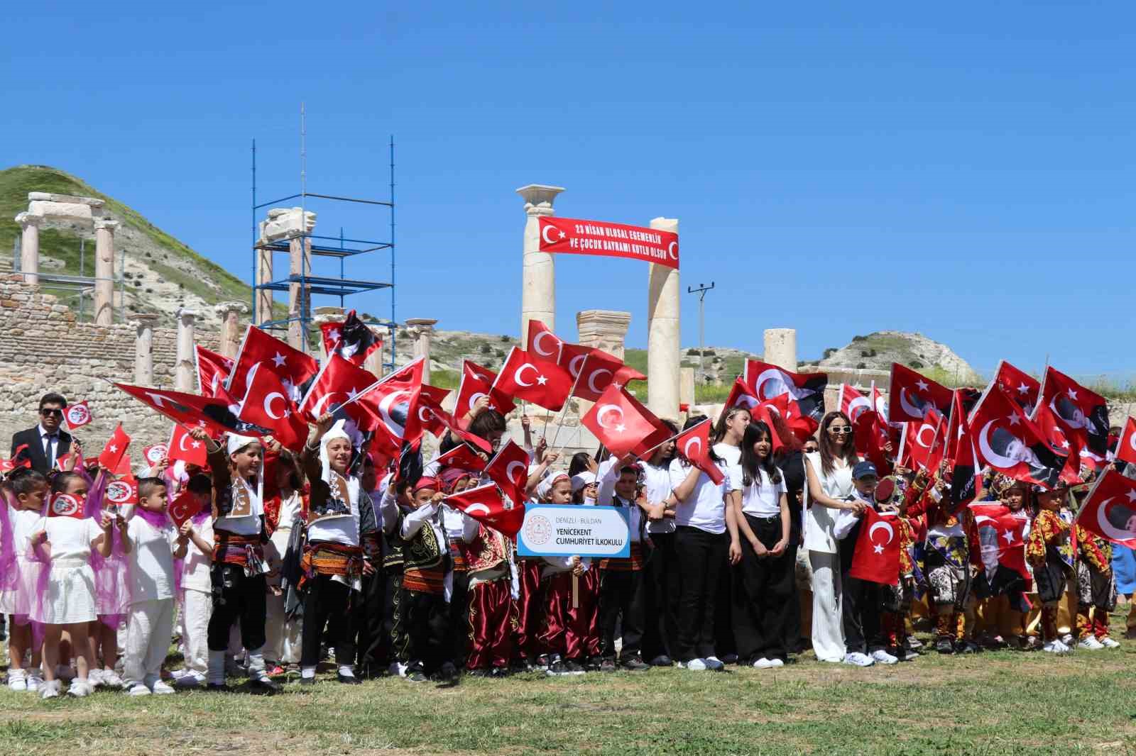 Tripolis Antik Kenti çocukların bayramına ev sahipliği yaptı
