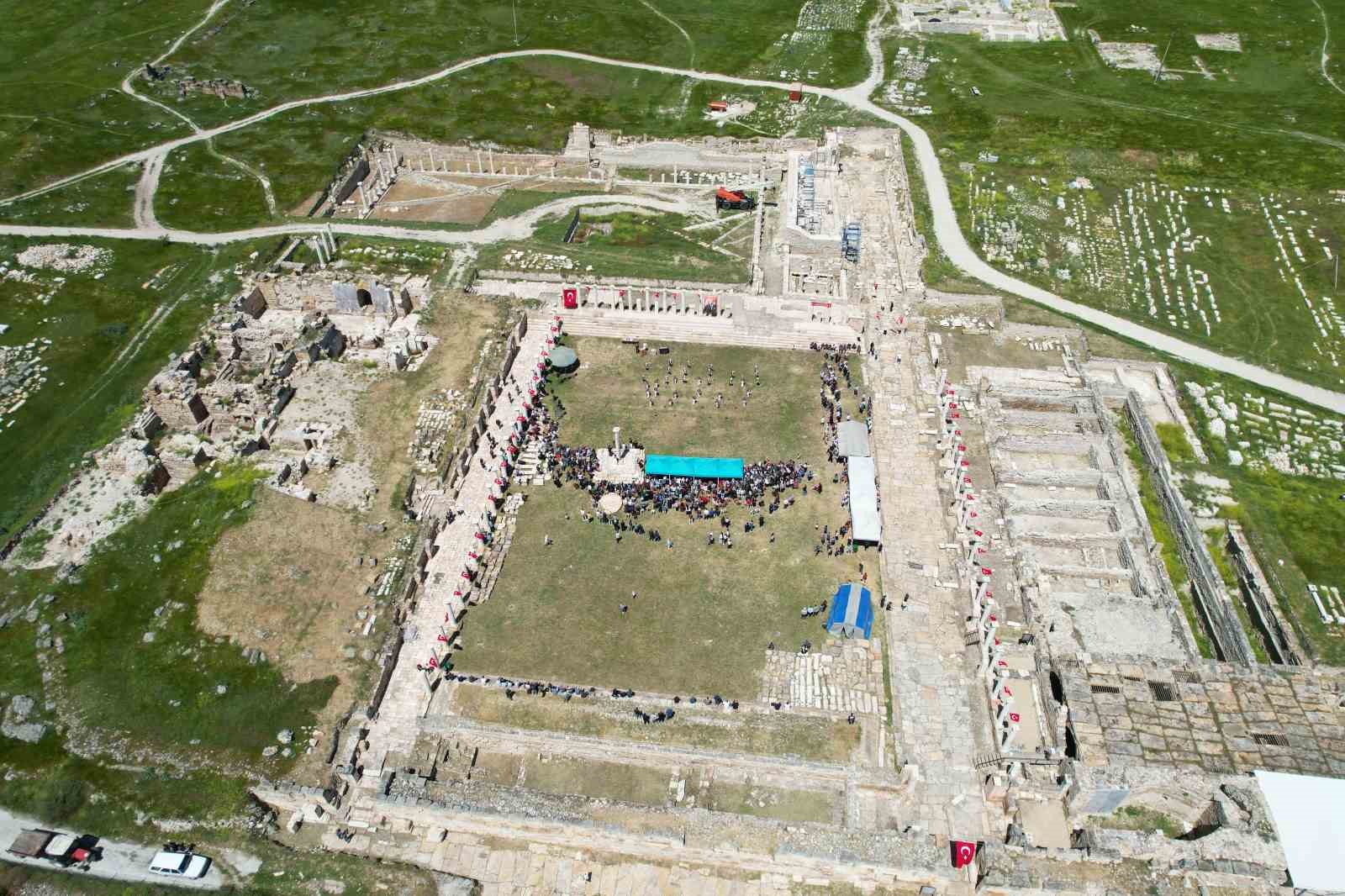 Tripolis Antik Kenti çocukların bayramına ev sahipliği yaptı
