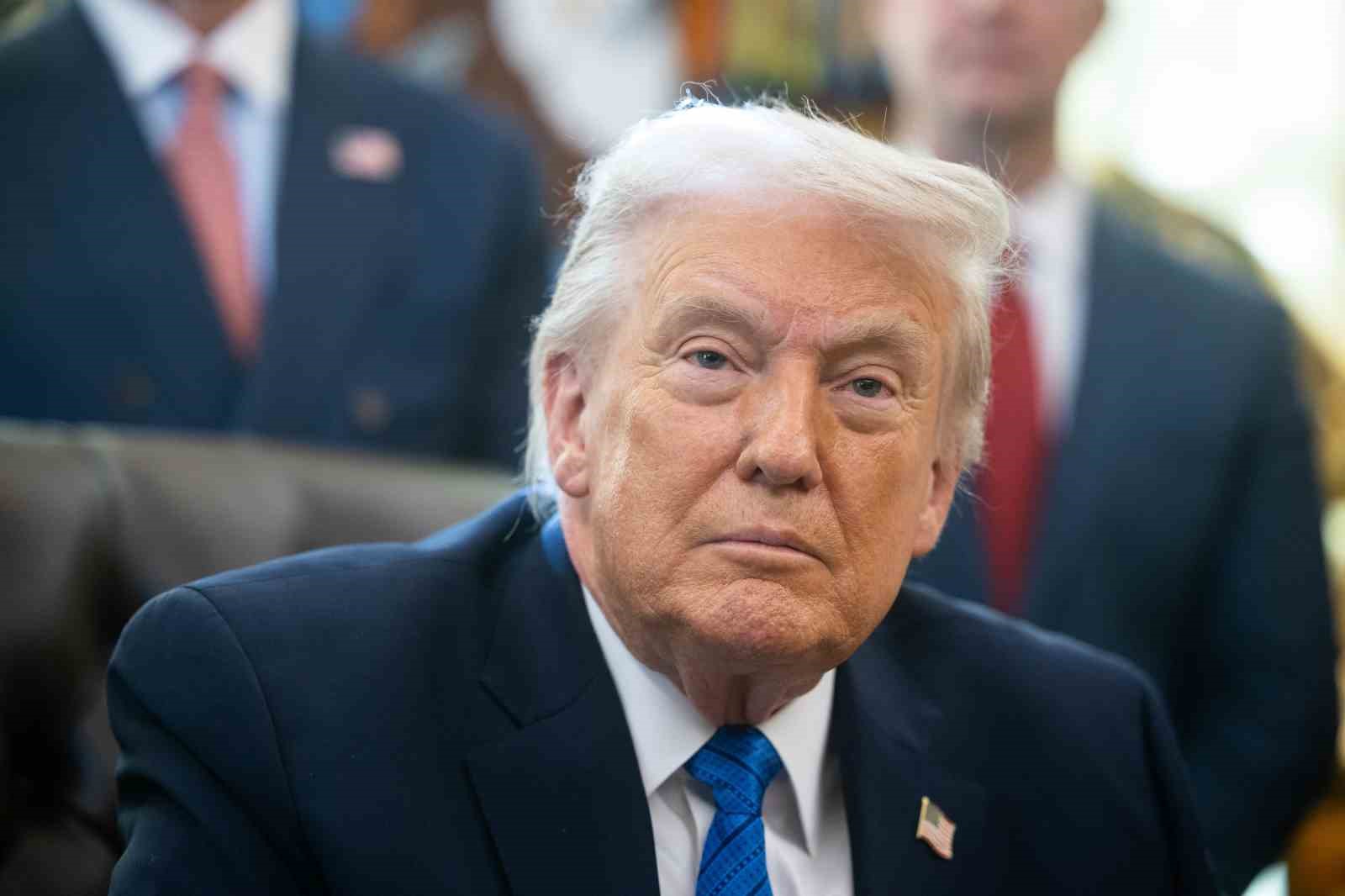 Trump: "Epstein’ın adasına hiç gitmedim, ancak bu sahtekar Demokratların ve bağışçılarının neredeyse tamamı gitti"
