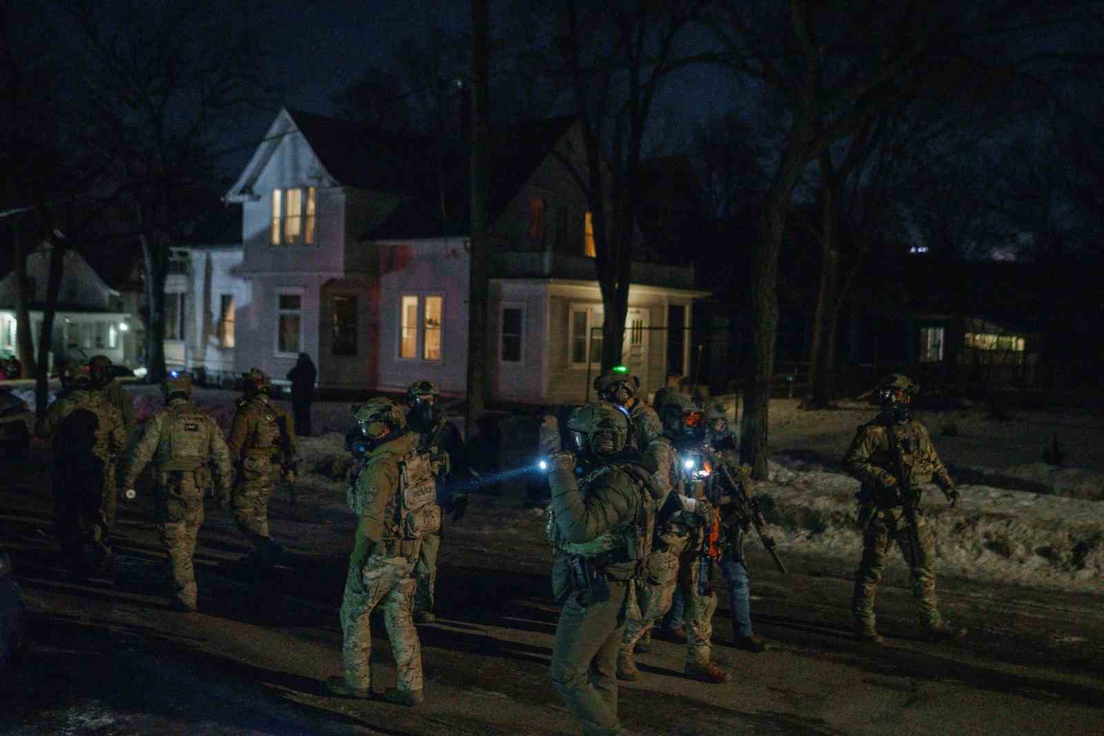 Trump, Minnesota’daki protestoları bastırmak için askeri güç kullanmakla tehdit etti
