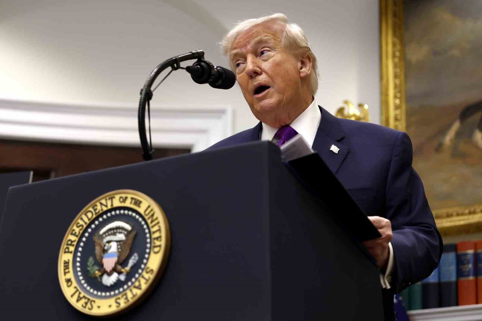 Trump, sera gazı emisyonlarının kamu sağlığını tehlikeye attığına ilişkin kararı yürürlükten kaldırdı
Trump, sera gazı emisyonlarının kamu sağlığını tehlikeye attığına ilişkin kararı yürürlükten kaldırdı