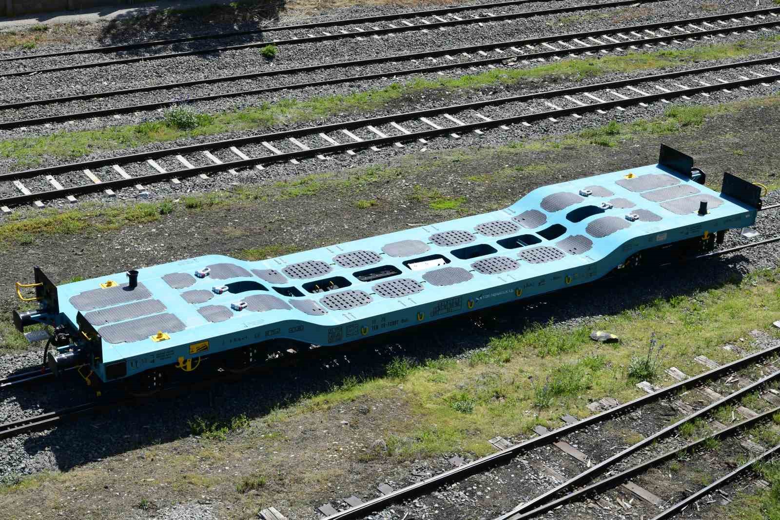 TSK’nın stratejik araçları demiryoluyla güvenle taşınıyor
