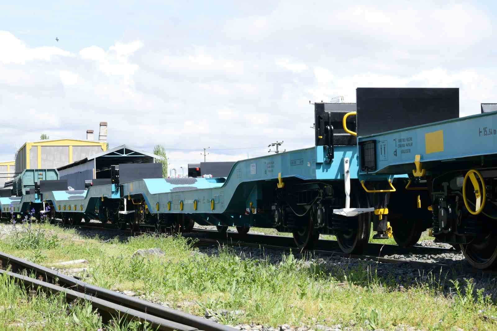 TSK’nın stratejik araçları demiryoluyla güvenle taşınıyor
