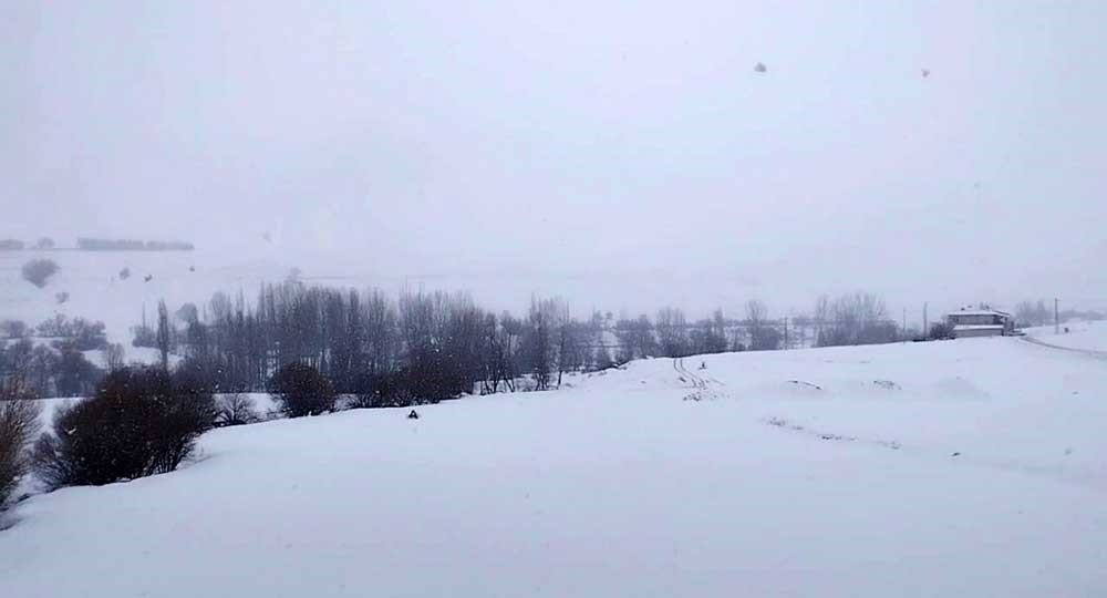 Tufanbeyli’de kar yağışı etkili oldu
