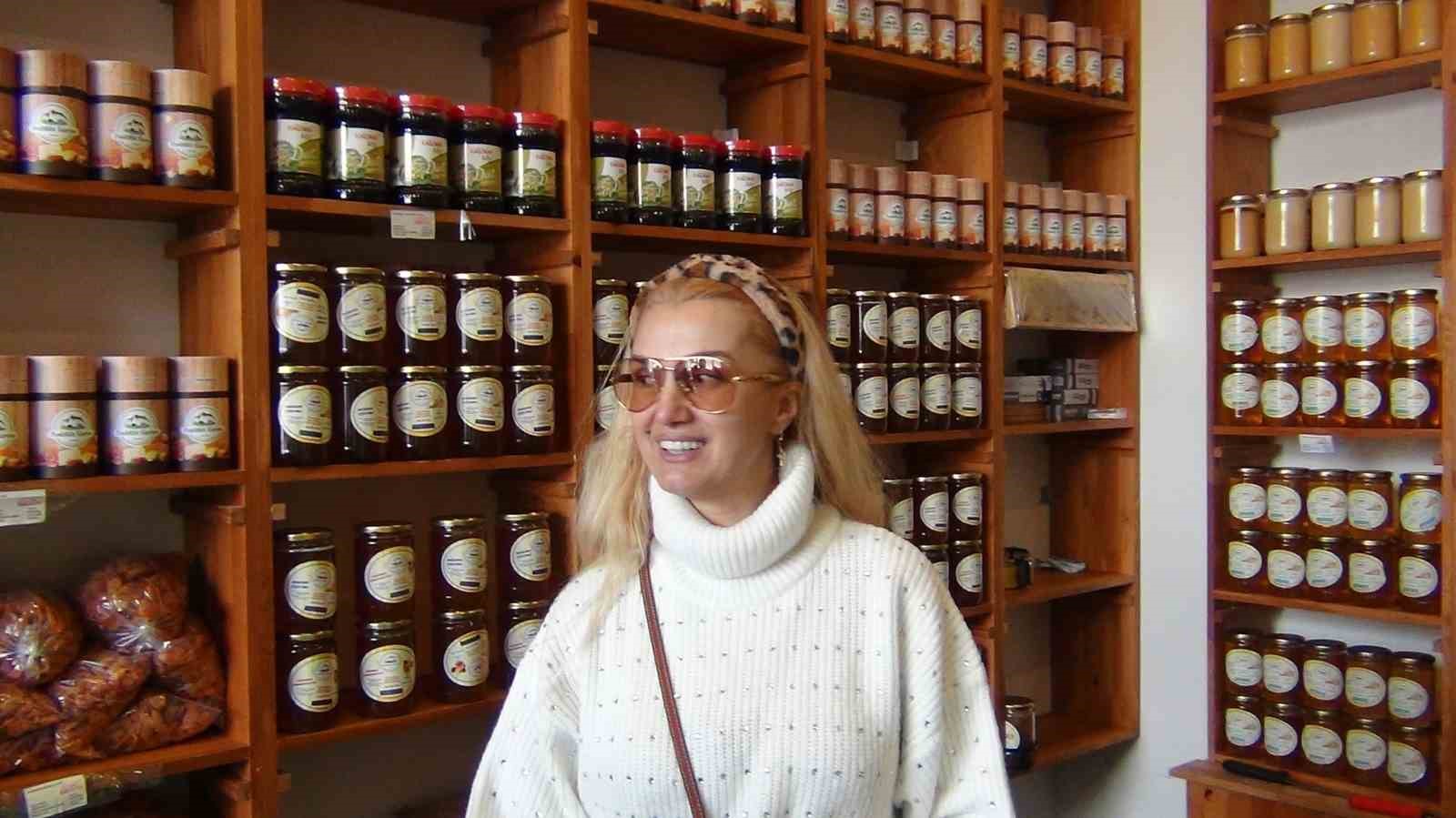 Tuğba Özay’dan Kars’ta Birlik ve Beraberlik Mesajı: "Emperyalizmin oyununa gelmeyelim"
