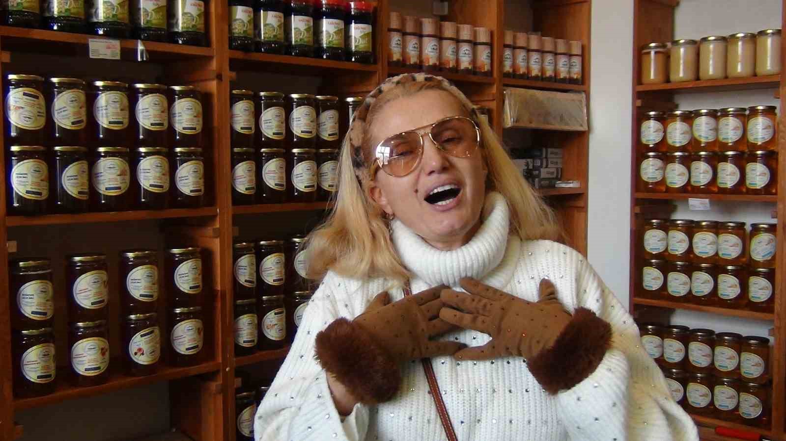 Tuğba Özay’dan Kars’ta Birlik ve Beraberlik Mesajı: "Emperyalizmin oyununa gelmeyelim"
