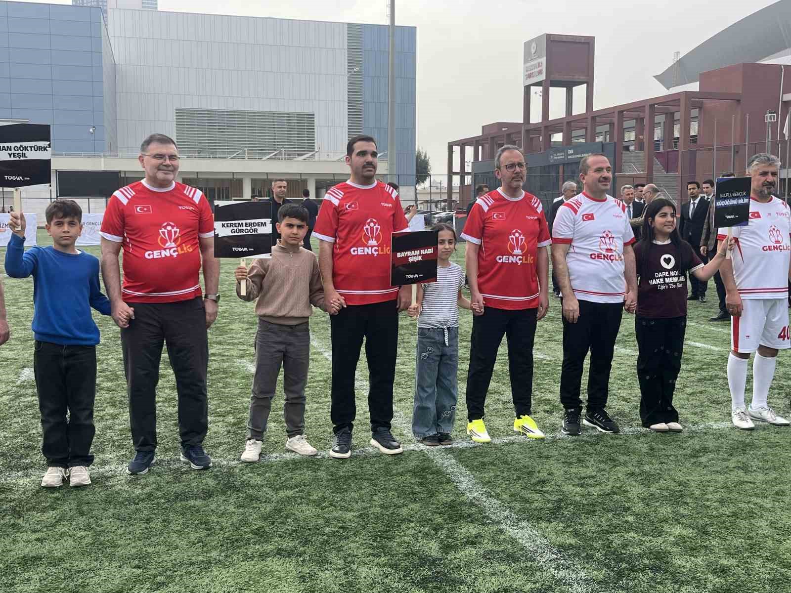 TÜGVA İzmir liseler arası ’Gençlig’ futbol turnuvası heyecanı başladı
