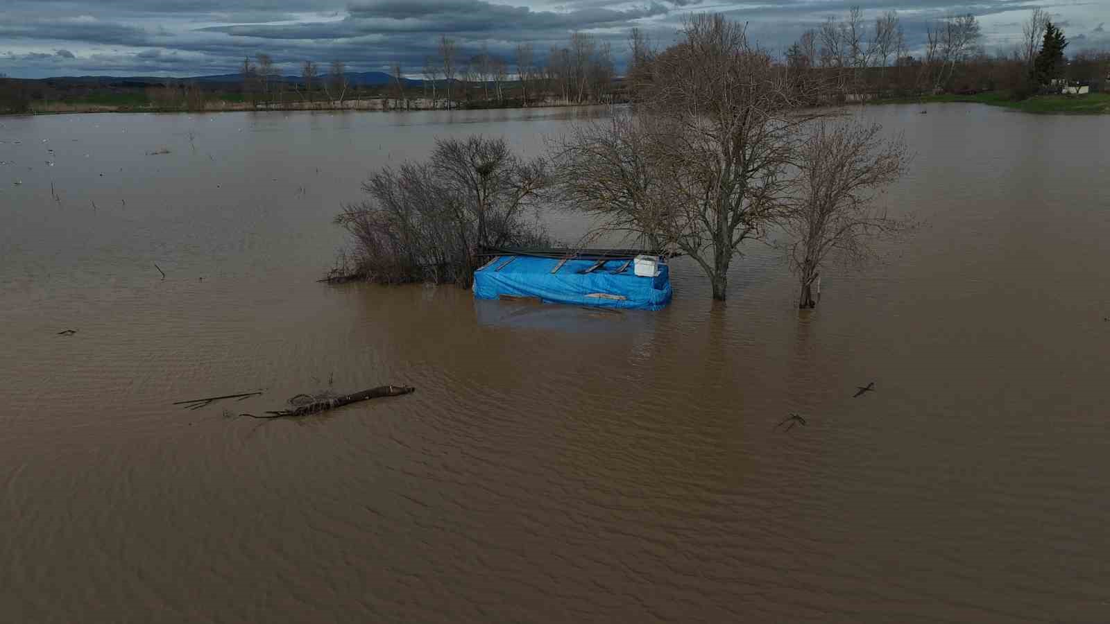Tunca Nehri alarm veriyor: Tarım arazileri sular atında kaldı
