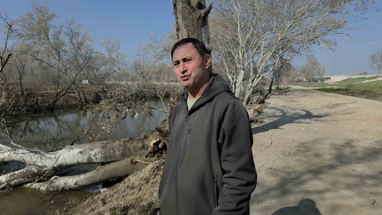 Tunca Nehri kıyısında toprak kayması: 9 yıl sonra gelen taşkınlar zemini etkiledi
