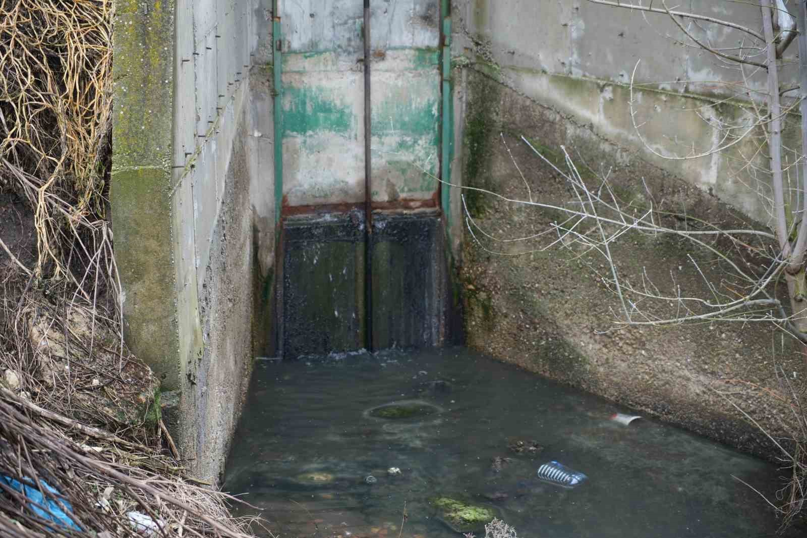 Tunca Nehri seddelerindeki menfez ve pompa istasyonları alarm veriyor
