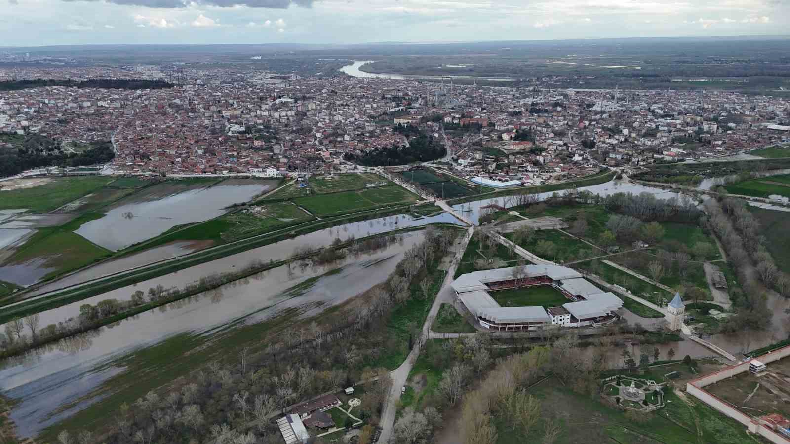 Tunca Nehri taştı, Sarayiçi havadan görüntülendi
