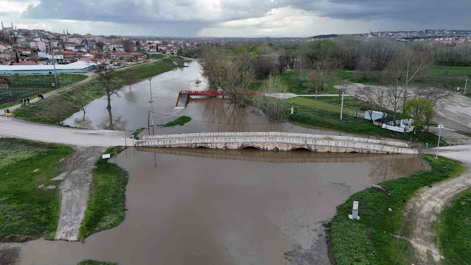 Tunca Nehri taştı, Sarayiçi havadan görüntülendi
