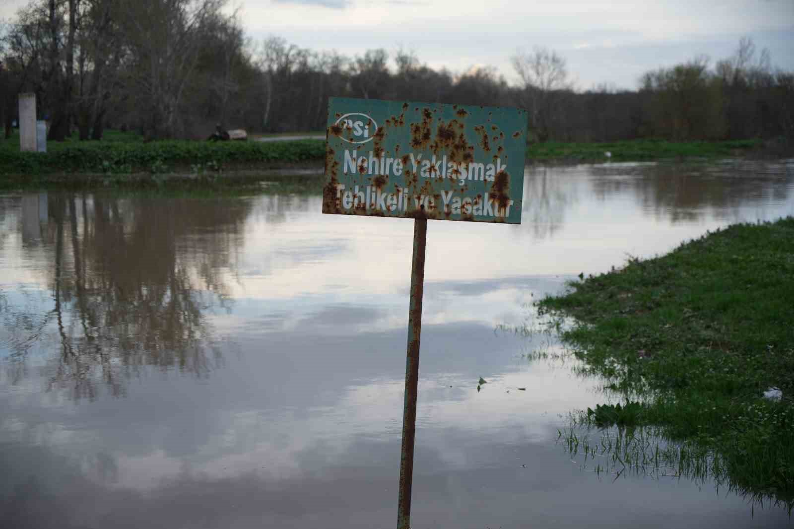 Tunca Nehri taştı, Sarayiçi havadan görüntülendi
