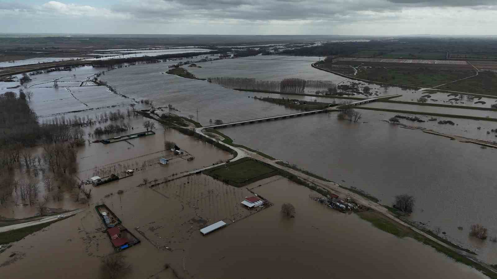 Tunca ve Meriç’te taşkın havadan görüntülendi
