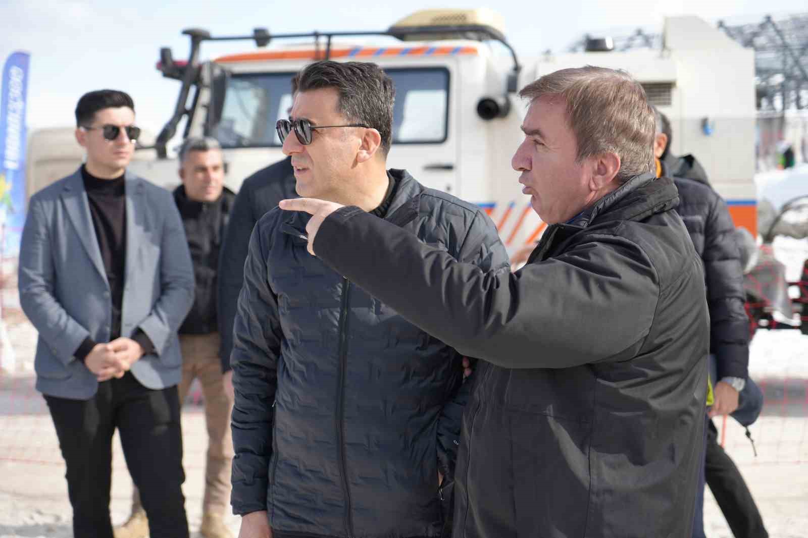 Tunceli ve Erzincan turizmine milat olacak yol için iki vali el sıkıştı
