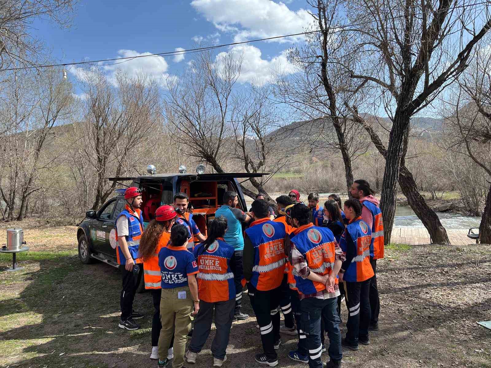 Tunceli’de 21 sağlık personeli UMKE eğitimini tamamladı

