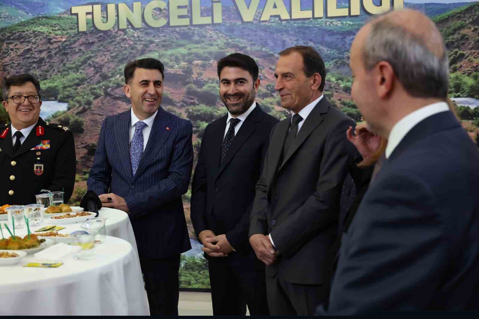 Tunceli’de bayramlaşma töreni
