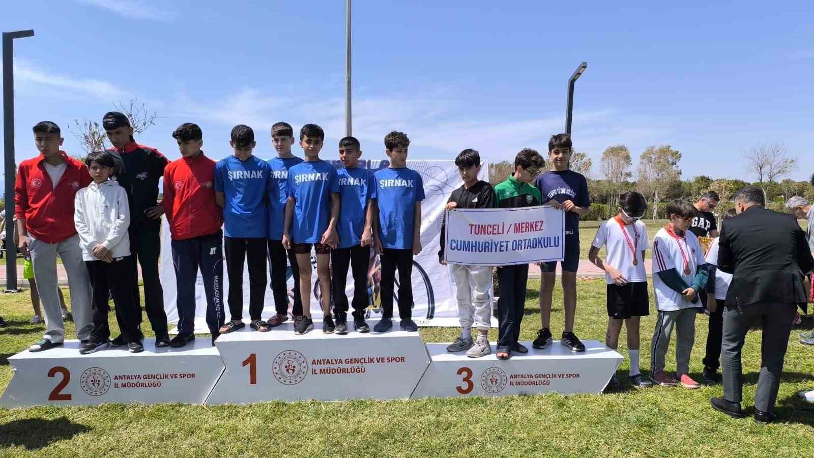 Tunceli’de bir ortaokul Türkiye 3’üncüsü oldu
