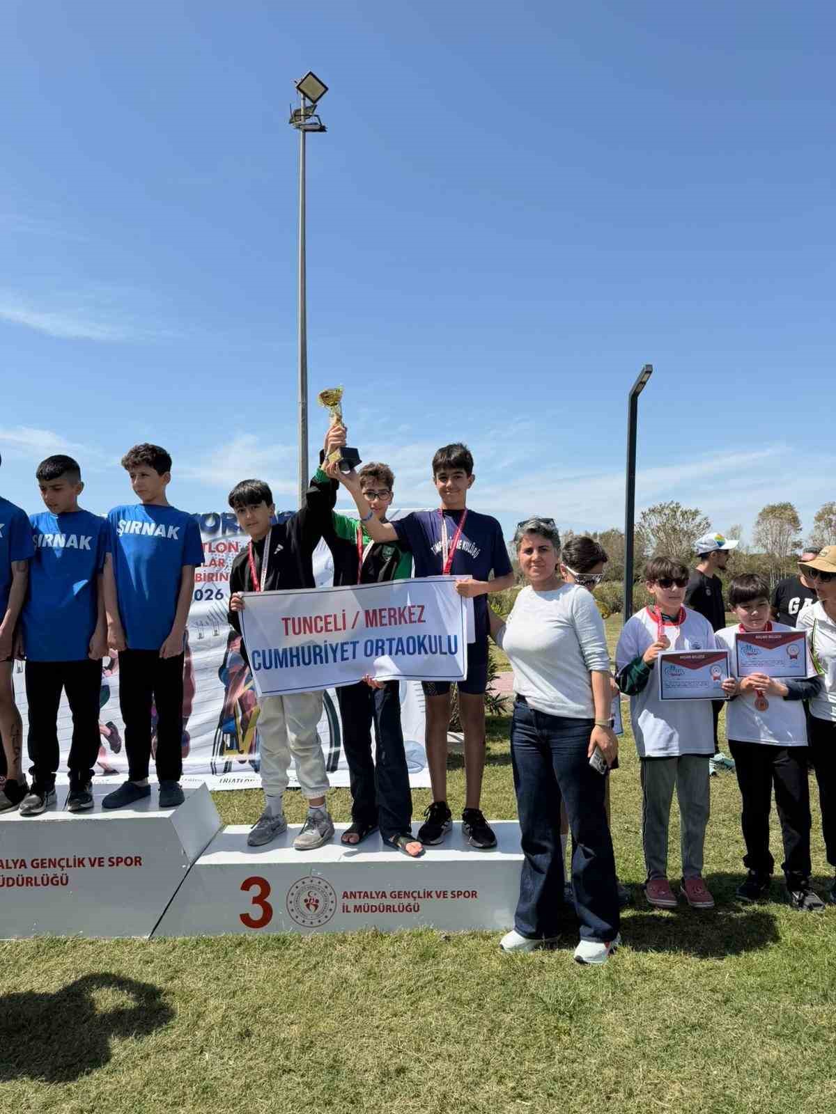Tunceli’de bir ortaokul Türkiye 3’üncüsü oldu
