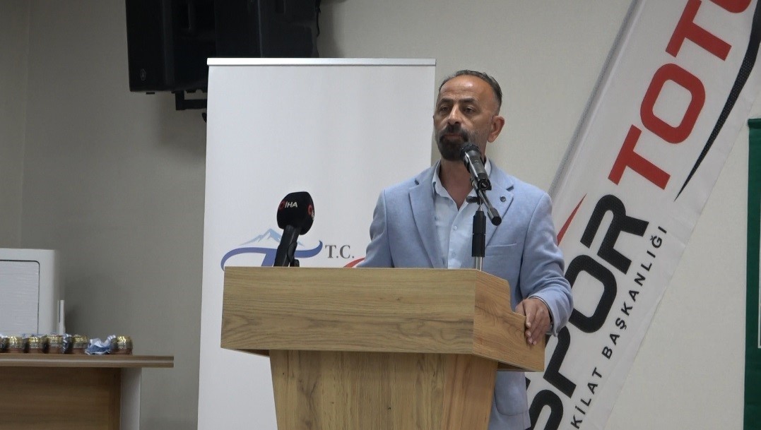 Tunceli’de düzenlenen Türkiye Rafting Şampiyonası son erdi
Tunceli’de düzenlenen Türkiye Rafting Şampiyonası son erdi