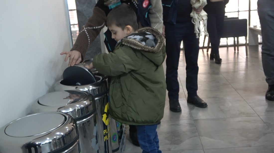 Tunceli’de miniklere sıfır atık dersi
Tunceli’de miniklere sıfır atık dersi