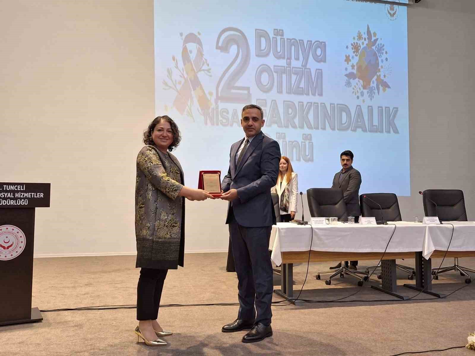 Tunceli’de otizm farkındalığı paneli düzenlendi
