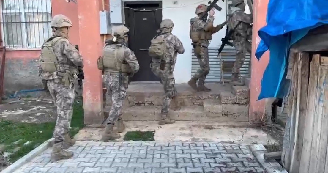 Tunceli’de ruhsatsız silah operasyonu: 6 şüpheli yakalandı
