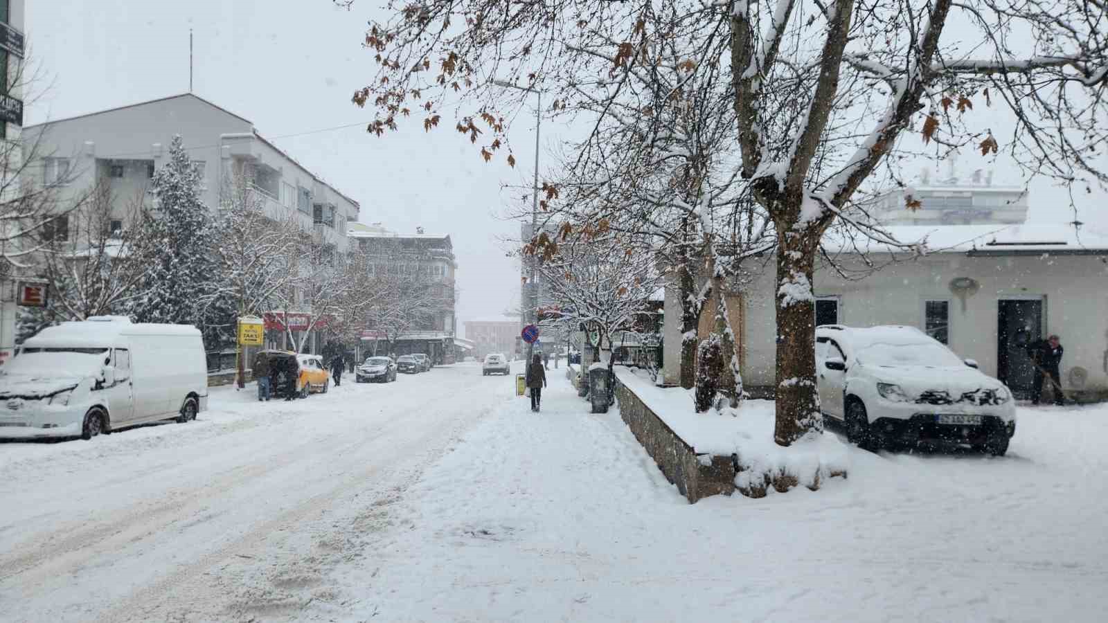 Tunceli’de yılbaşı tatilinin tadını çocuklar çıkarıyor
