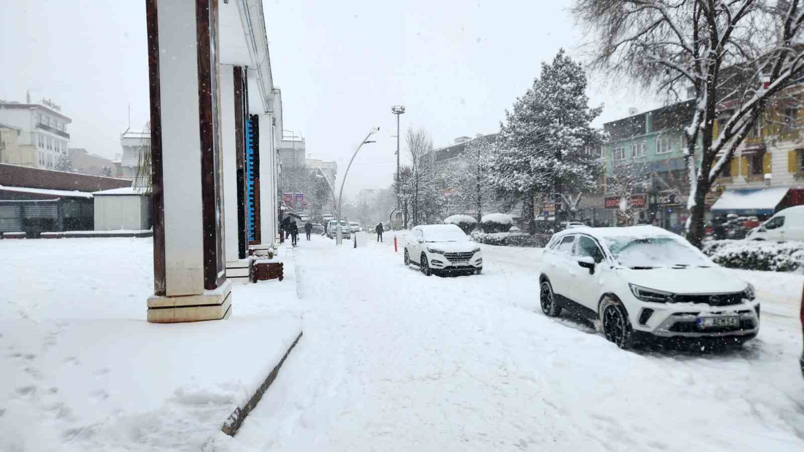 Tunceli’de yılbaşı tatilinin tadını çocuklar çıkarıyor
