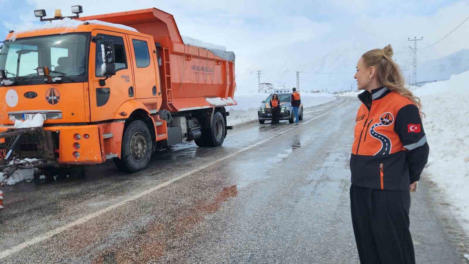 Tunceli’de yönetimde kadın imzası
