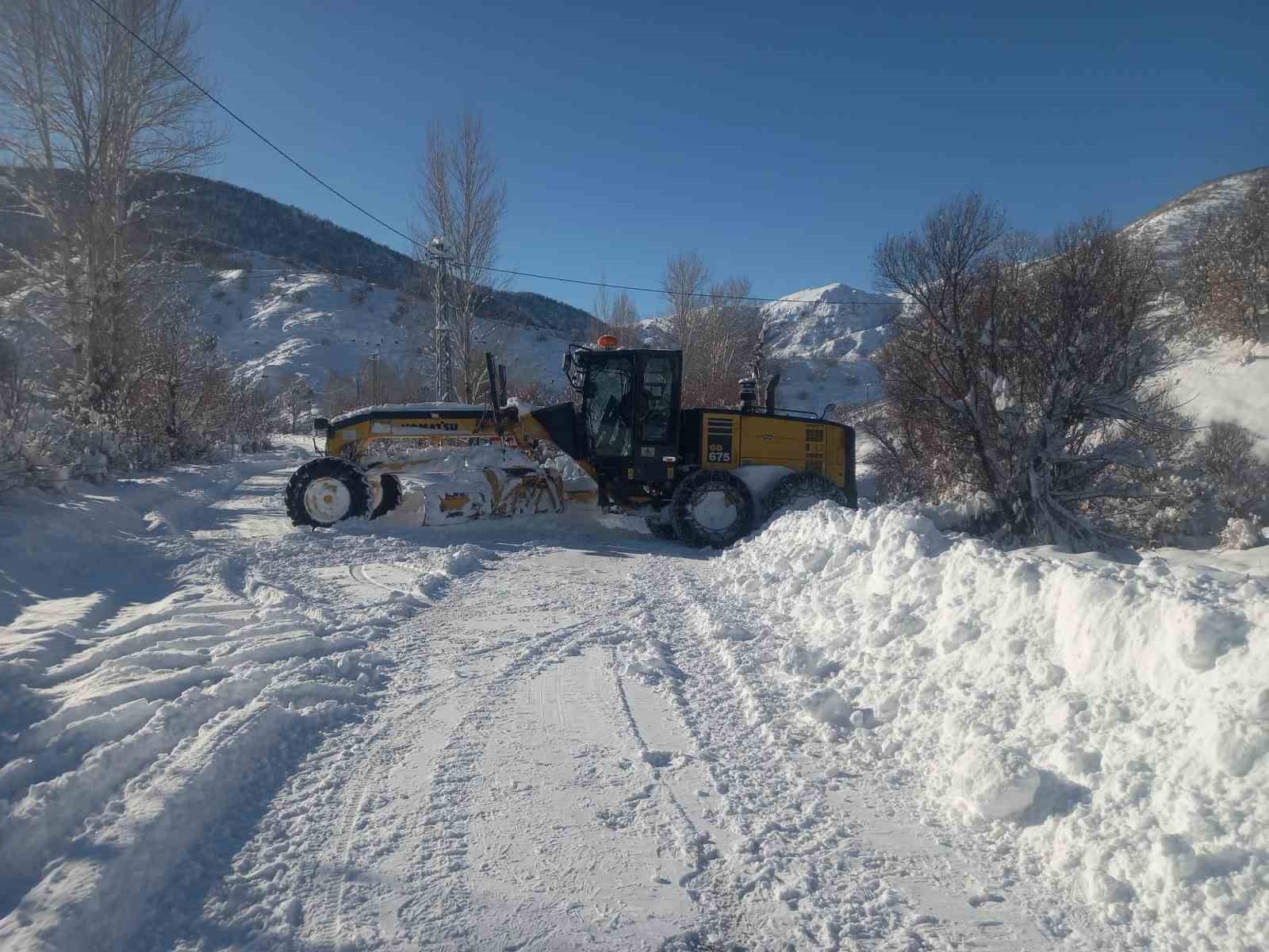 Tunceli’de yüzlerce köy yolu ulaşıma açıldı
