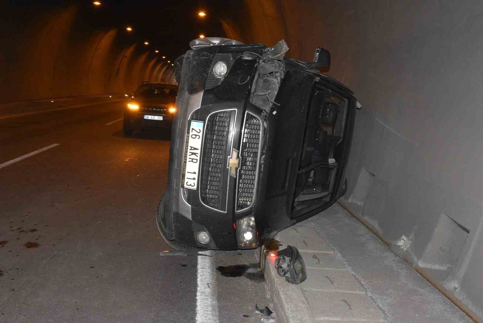 Tünelde kaza, 2 kişi yaralandı
