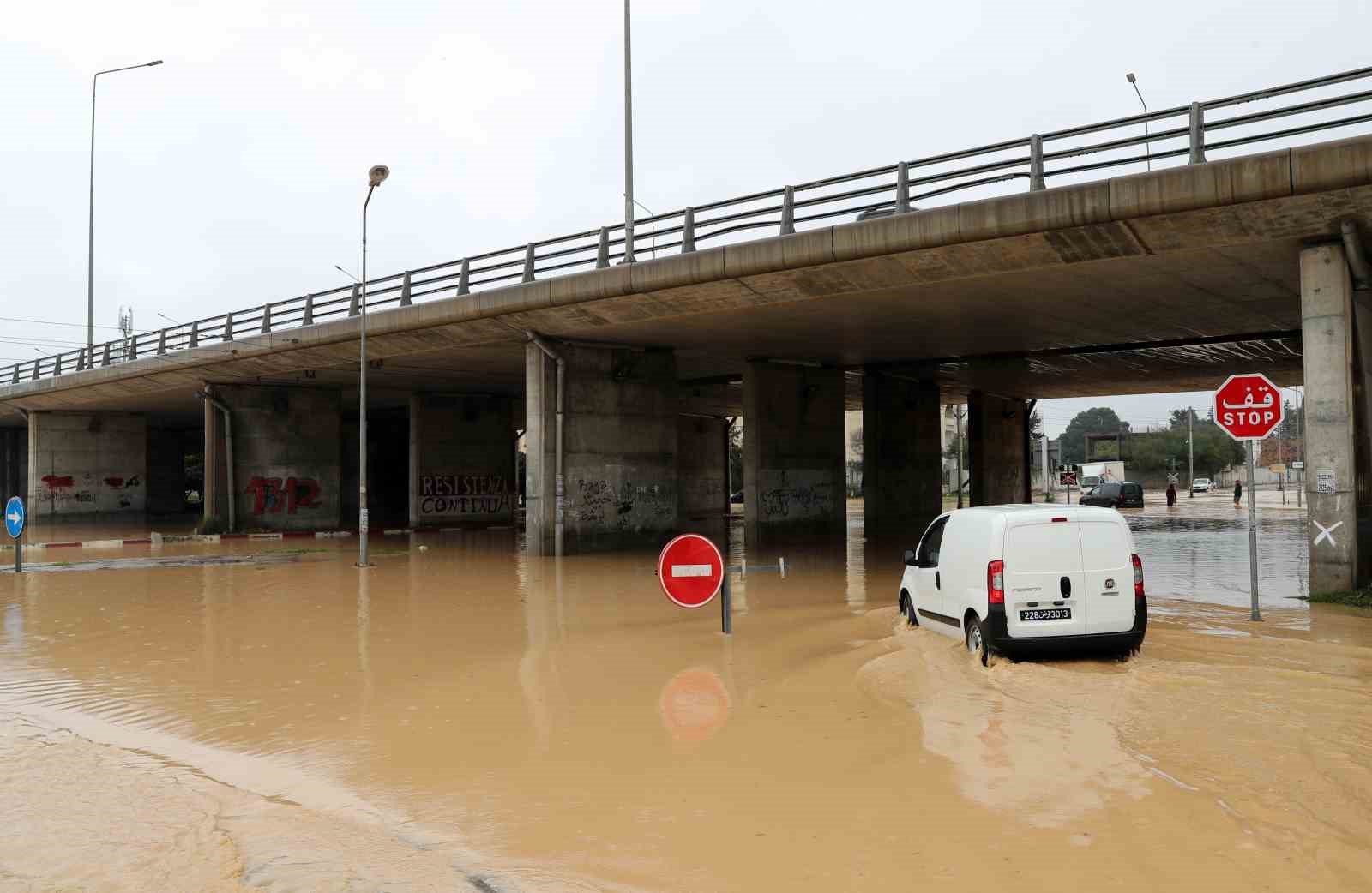 Tunus’ta son 76 yılın en şiddetli yağışı: 4 ölü
