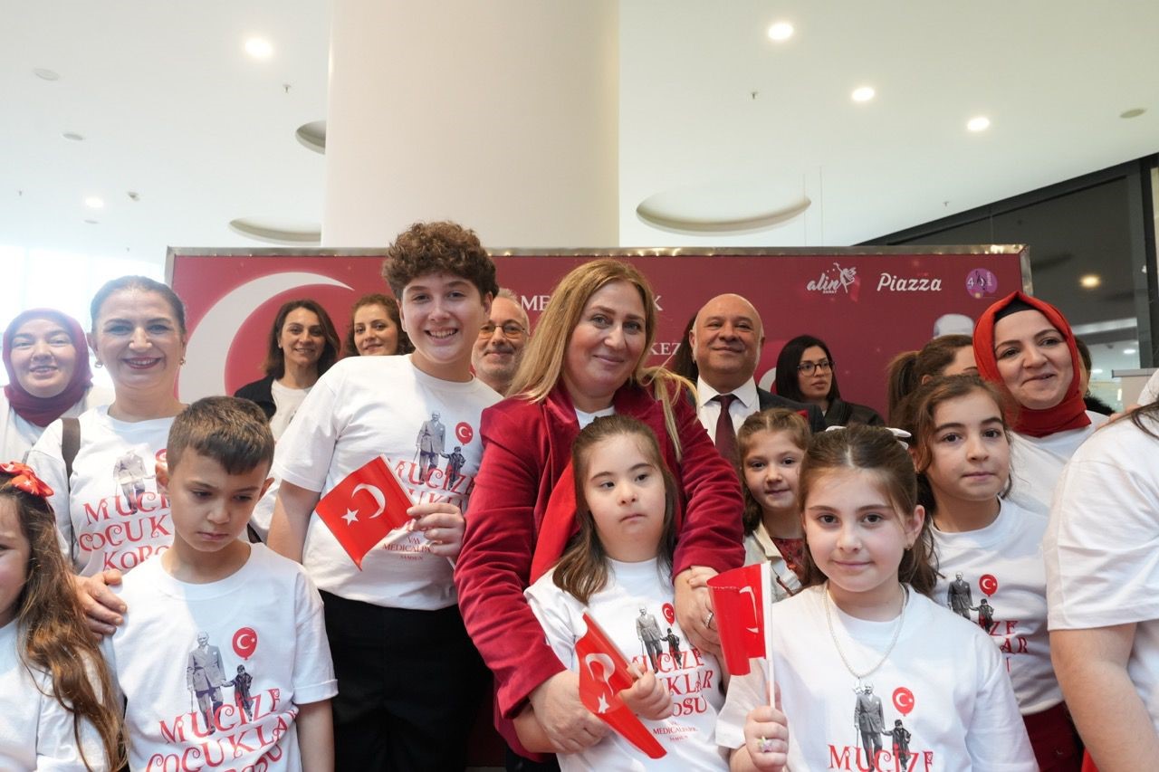 Tüp bebekle dünyaya gelen çocuklardan 23 Nisan konseri
