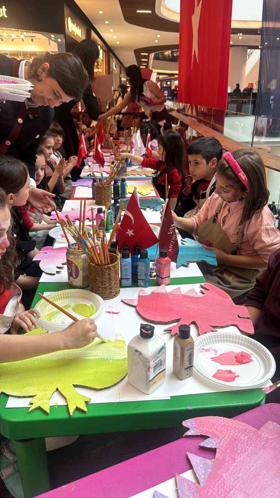 Tüp bebekle dünyaya gelen çocuklardan 23 Nisan konseri
