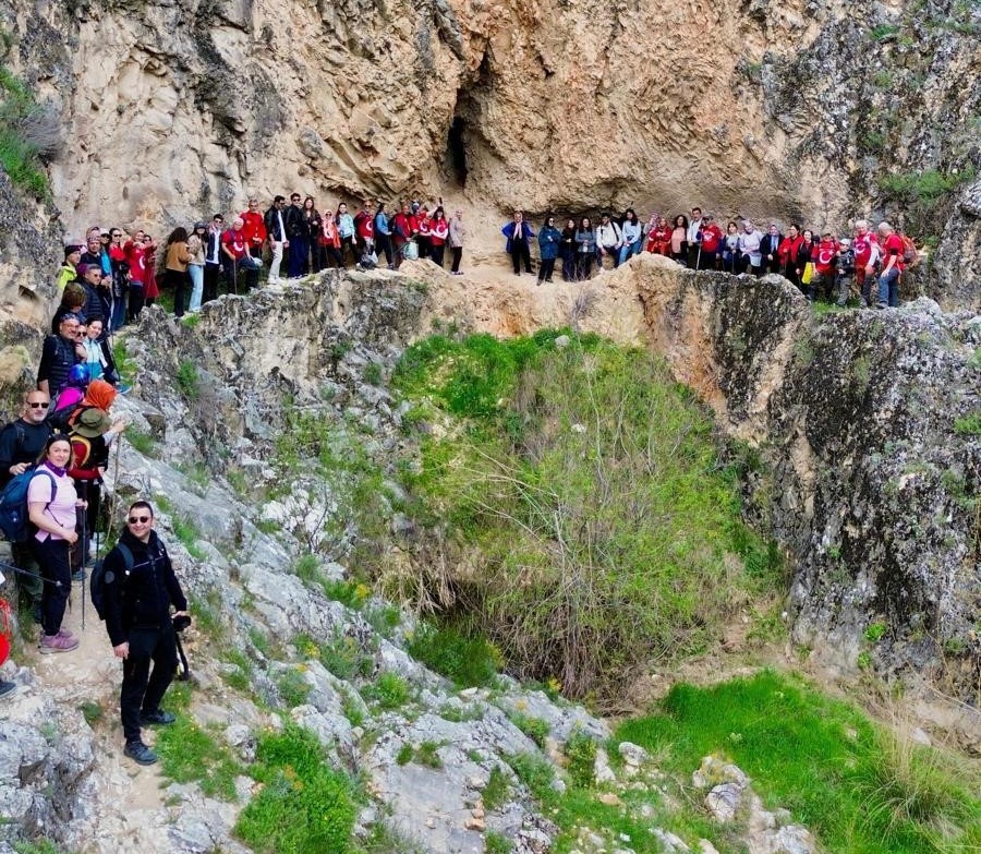 TURBELDAK’tan Ulubey Kanyonu’nda nefes kesen doğa yürüyüşü

