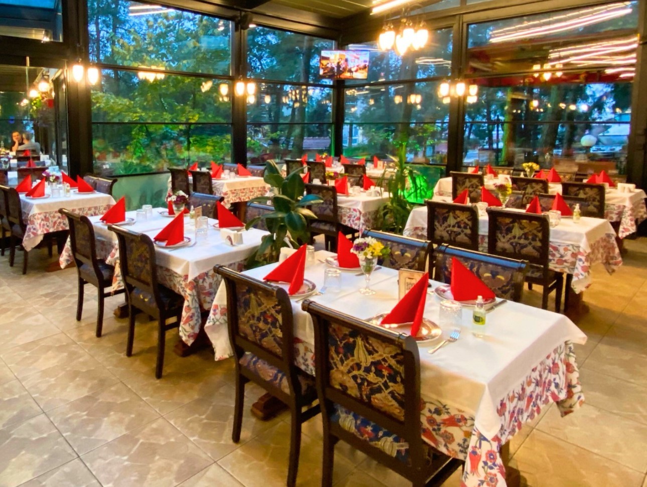 TÜRES’ten işletmelere çağrı: ‘‘Masa ve kuver kalktı, bedeli menüye yansıtılmamalı’’
